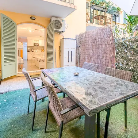 Chateau 4 Pers Vecchia Ac Wifi 尼斯